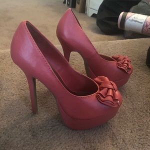 Red JustFab Bow tie Pumps Size 6